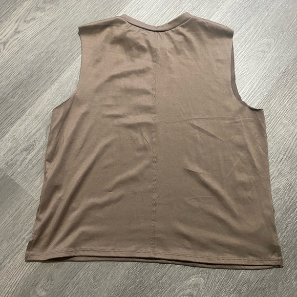 Sleeveless soft comfortable Workout Tank size small - Picture 3 of 4